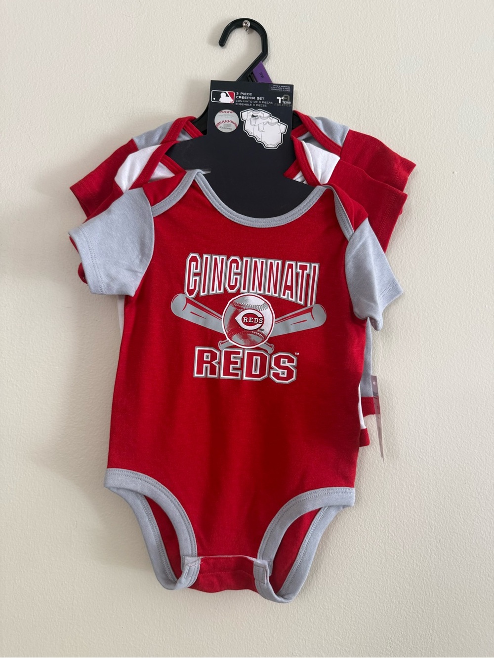 MLB Cincinnati Reds Red and Gray Infant Bodysuit